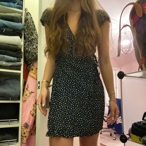 brandy melville wrap around floral dress